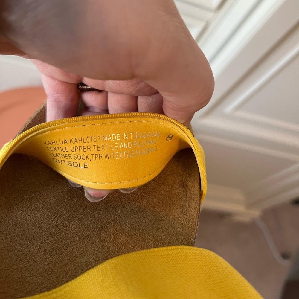 Steve Madden yellow kimmie sandal, NWOT, size 8 - Picture 4 of 5
